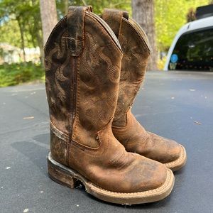Kids cowboy boot size 9